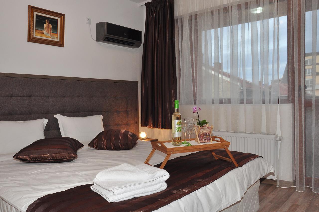 Lombardi Family Hotel Rusçuk Dış mekan fotoğraf