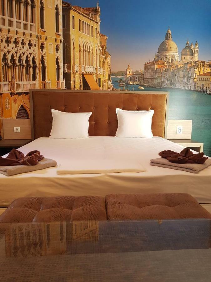 Lombardi Family Hotel Rusçuk Dış mekan fotoğraf